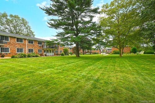 98-98 Jervis Ave, Farmingdale, NY, 11735-2423 | Card Image