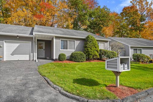 b-172 Long Hill Dr, Yorktown Heights, NY, 10598-5200 | Card Image