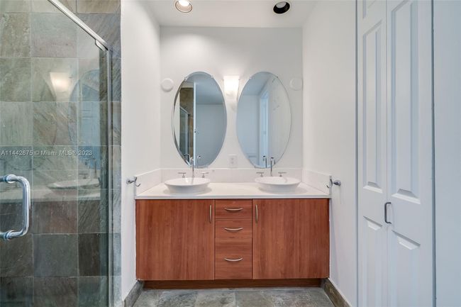 APT-305 - 2633 Ne 14 Th Ave, Condo with 2 bedrooms, 2 bathrooms and null parking in Wilton Manors FL | Image 11