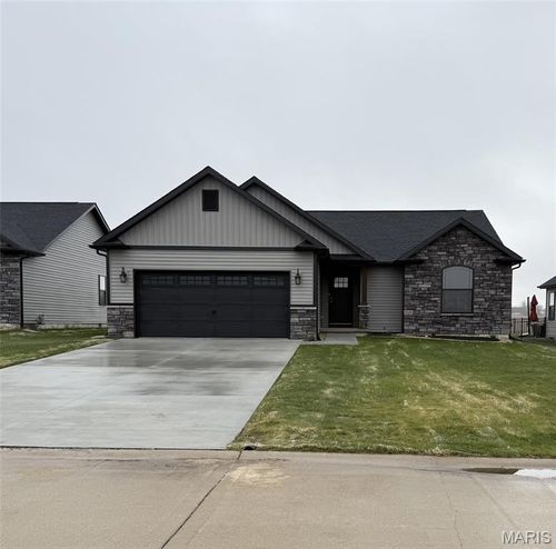 916 Brianna Ct, Jerseyville, IL, 62052-6263 | Card Image