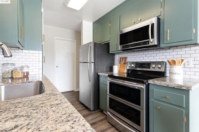 APT-209 - 360 Vernon St, Condo with 2 bedrooms, 1 bathrooms and 1 parking in Oakland CA | Image 10