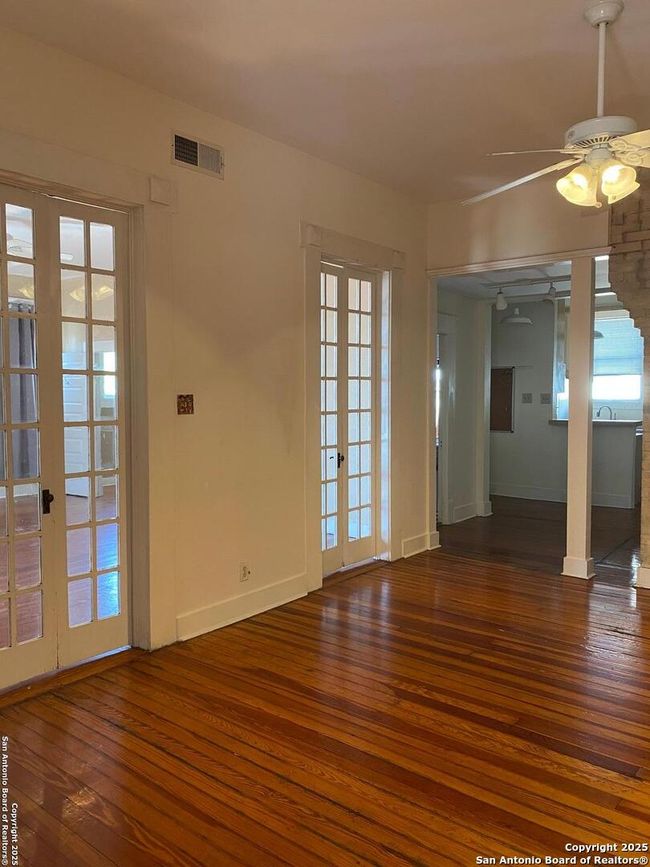 APT-2 - 118 E Craig Pl, Condo with 2 bedrooms, 1 bathrooms and null parking in San Antonio TX | Image 5