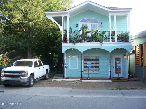 1211 Government St, Ocean Springs, MS, 39564-3819 | Card Image