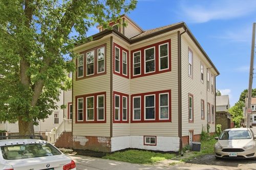 27-25-27 Walnut St, Malden, MA, 02148-7029 | Card Image