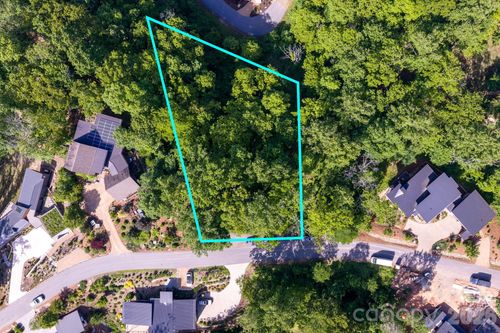 30-17 Tulip Poplar Trl, Asheville, NC, 28804-0091 | Card Image