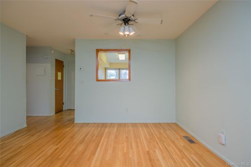 93-135 W Nyack Rd, Nanuet, NY, 10954-2929 | Card Image