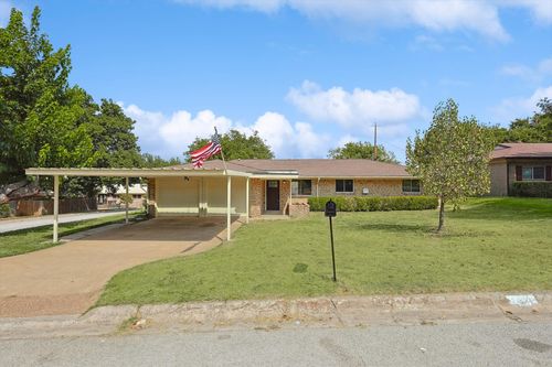 1401 S Stratton St, Decatur, TX, 76234-2661 | Card Image