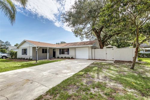 527 Princess Pl, LAKELAND, FL, 33803-5606 | Card Image