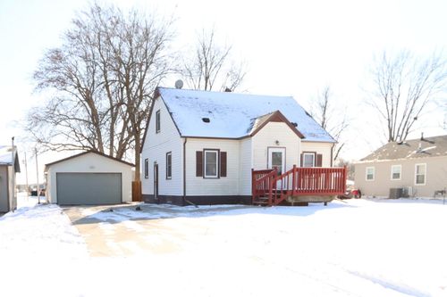 305 E Sharon St, Le Center, MN, 56057-1813 | Card Image