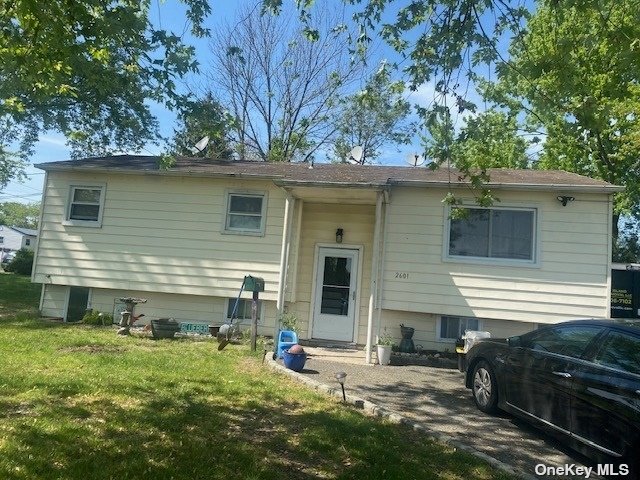 Wave Ave, Medford, NY 11763