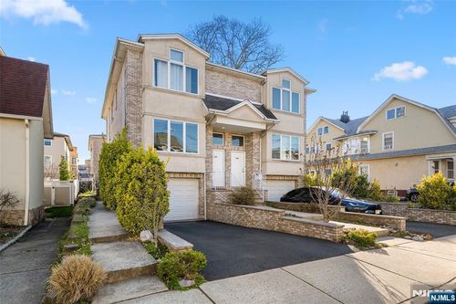 224 Warren Ave, Fort Lee, NJ, 07024-4109 | Card Image