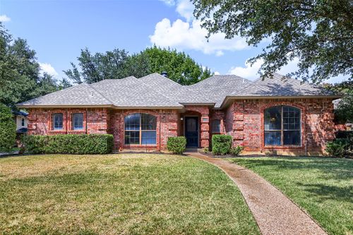 1201 St James Pl, Arlington, TX, 76011-2635 | Card Image