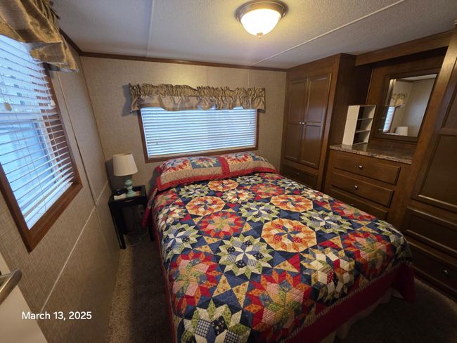 Ample space with the Queen bed. | Image 20