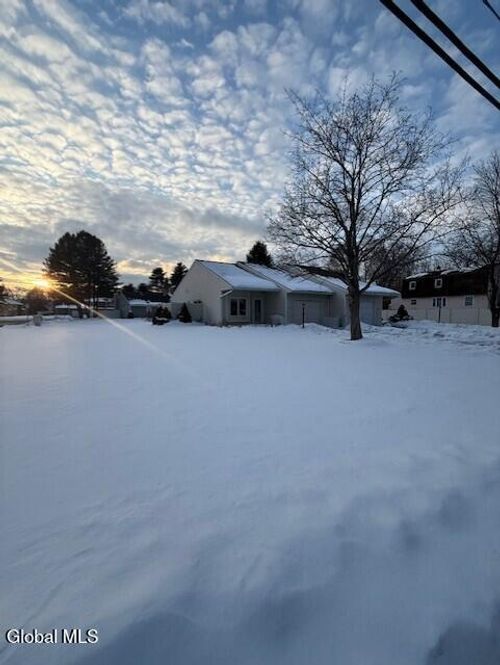 119 Fort Hunter Rd, Schenectady, NY, 12303-4639 | Card Image