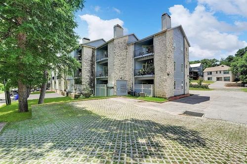 apt-204-3111 Tom Green St, Austin, TX, 78705-3062 | Card Image