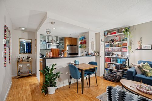 1901-33 Smithe St, Vancouver, BC, V6B0B5 | Card Image