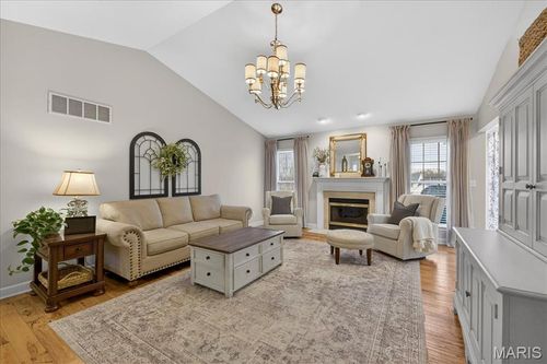 1158 White Pine Cir, Columbia, IL, 62236-4176 | Card Image