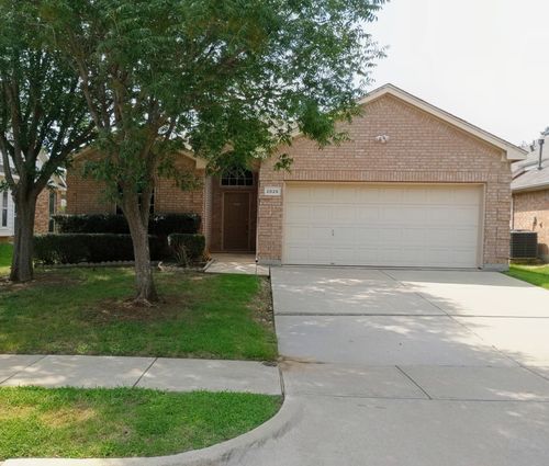 2825 Red Wolf Drive, Fort Worth, TX, 76244 | Card Image