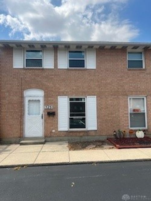 525 Adrian Ct, Brookville, OH, 45309-1101 | Card Image