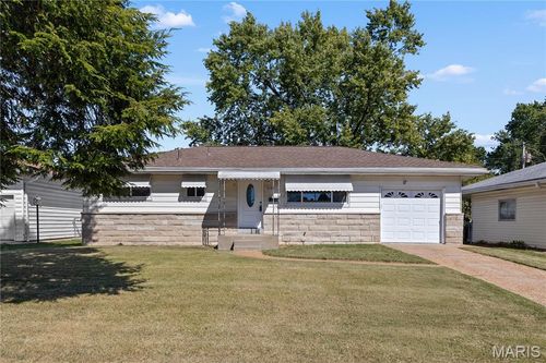 515 Myrtle Dr, Florissant, MO, 63031-3036 | Card Image