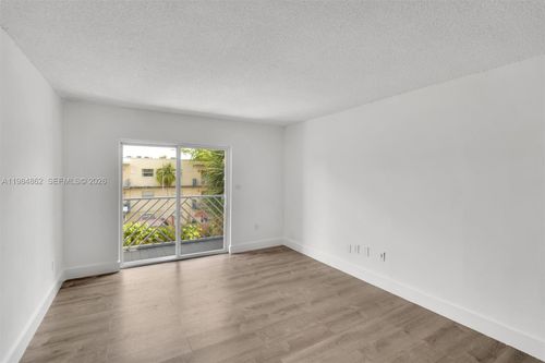 apt-304-4335 Nw South Tamiami Canal Dr, Miami, FL, 33126-1427 | Card Image