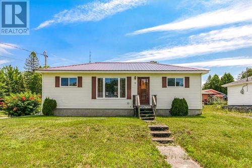 16 Fir St, Onaping, ON, P0M2R0 | Card Image