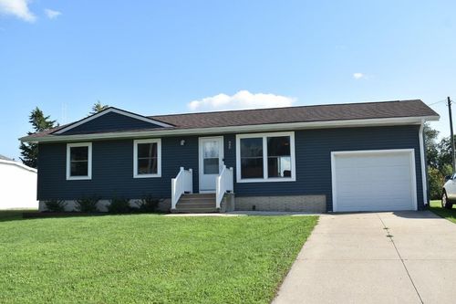 204 W Henry St, Calmar, IA, 52132-7780 | Card Image