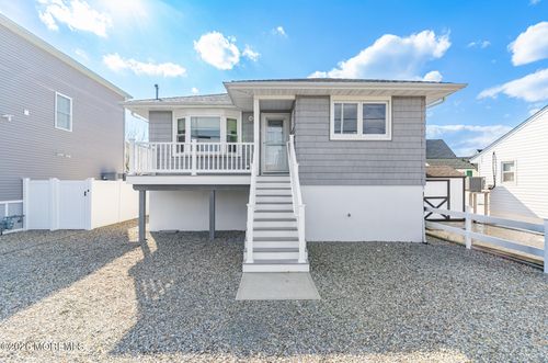 1827 Washington Ave, Seaside Heights, NJ, 08751-1441 | Card Image