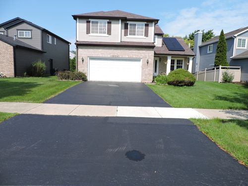 9034 Hillcrest Ln, Woodridge, IL, 60517-7556 | Card Image