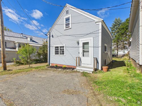 6 Maple St, Vassalboro, ME, 04989-3128 | Card Image