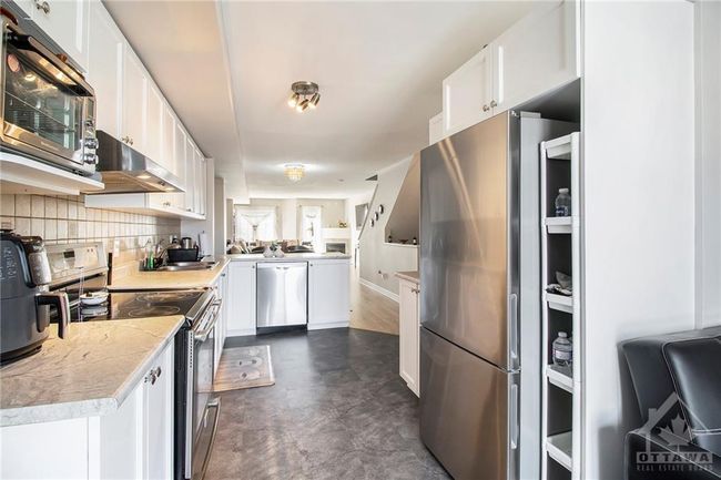 872 Longfields Dr, Condo with 2 bedrooms, 3 bathrooms and 1 parking in Ottawa ON | Image 10