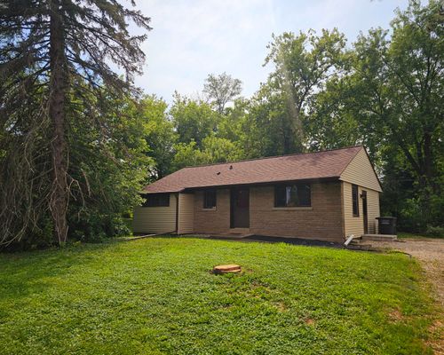 5257 S 28th St, Greenfield, WI, 53221-3727 | Card Image