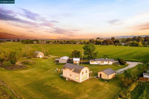 3301 Hosie Ave, Byron, CA, 94514 | Card Image