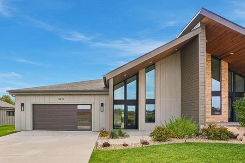 3912 Keagles Xing, Cedar Falls, IA, 50613-8341 | Card Image