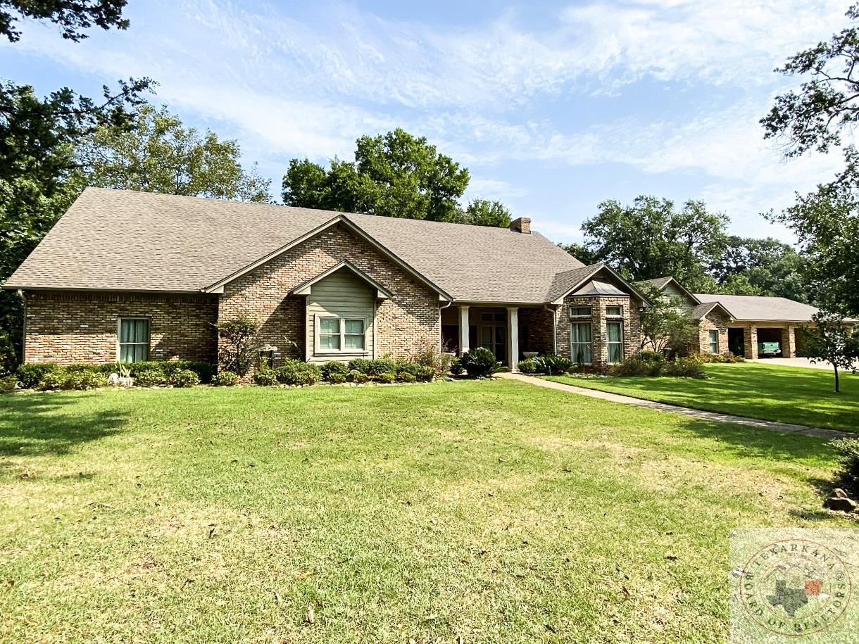 Hoskins St, New Boston, TX 75570
