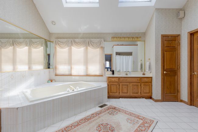 2905 Royal Fox Dr, House other with 4 bedrooms, 3 bathrooms and 3 parking in St. Charles IL | Image 18