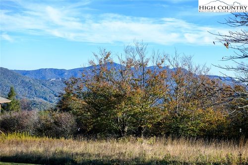 3 Forest Ln, Banner Elk, NC, 28604 | Card Image