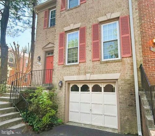 4129 Meadow Field Ct, FAIRFAX, VA, 22033-2830 | Card Image