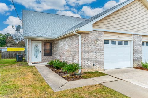 na-2139 Tom St, Navarre, FL, 32566-3304 | Card Image