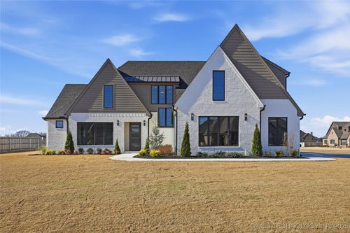 17910 S 46th East Ave, Bixby, OK, 74008-5930 | Card Image
