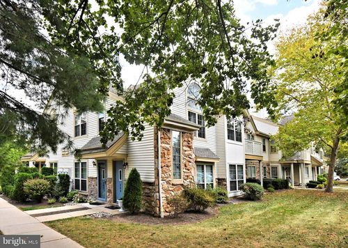 308 Foxcroft Cir, ROYERSFORD, PA, 19468-1538 | Card Image
