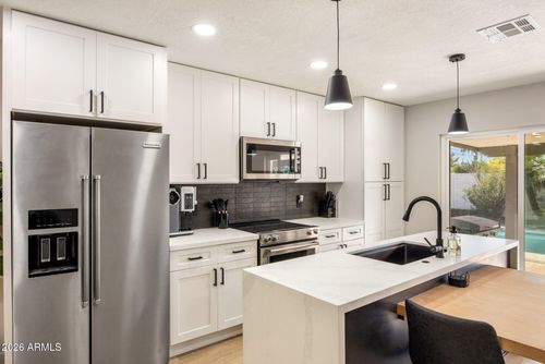5117 E Beck Ln, Scottsdale, AZ, 85254-1652 | Card Image