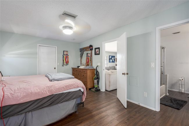 Primary Bedroom | Image 10