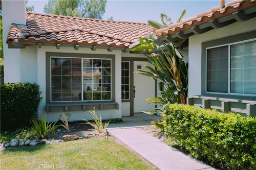 25205 Via Las Lomas, Murrieta, CA, 92562 | Card Image