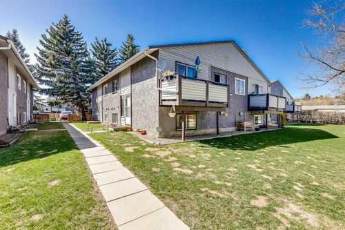 a-109 Stanley Avenue, Okotoks, AB, T1S1H8 | Card Image