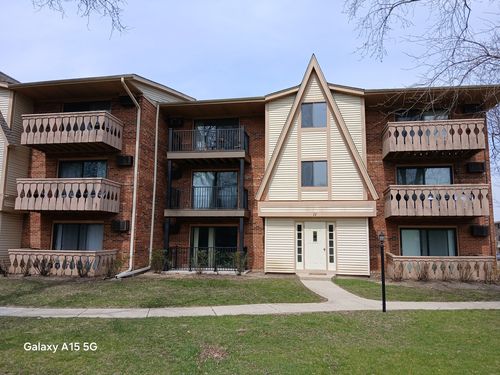 6-11 Parkside Ct, Vernon Hills, IL, 60061-1177 | Card Image