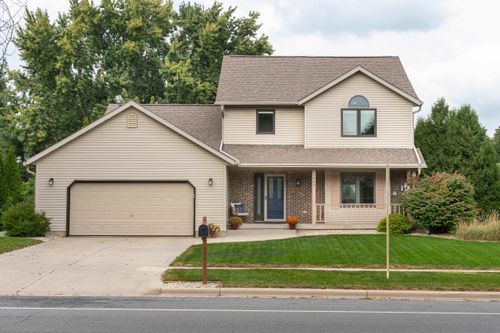5886 Woodland Dr, WAUNAKEE, WI, 53597-8717 | Card Image