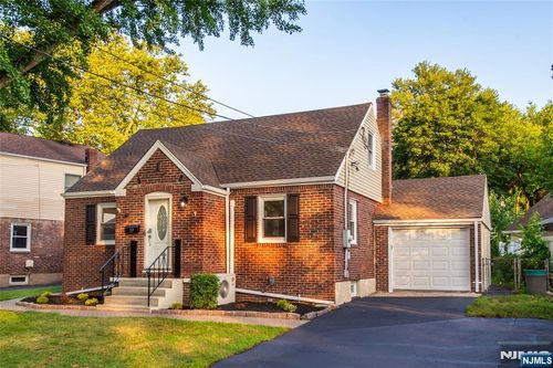 37 Revere Dr, Dumont, NJ, 07628-1712 | Card Image