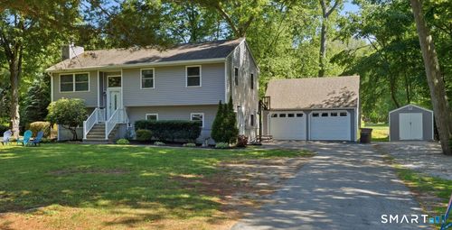 18 Old Black Point Rd, Niantic, CT, 06357-2814 | Card Image