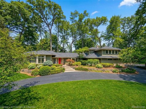 6130 Idlewyle Rd, Bloomfield Hills, MI, 48301-1451 | Card Image